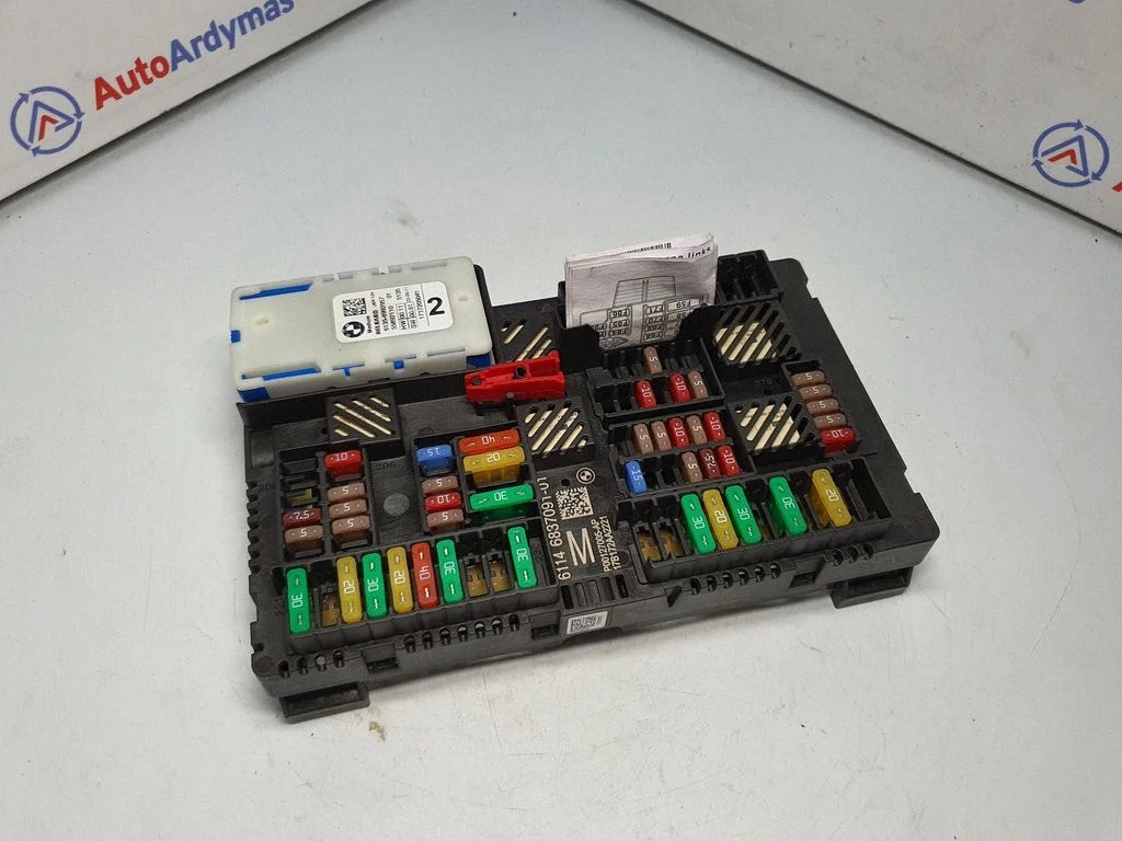 Drošinātāju bloks – BMW 5. sērija G30 G31 G38 (2016-)