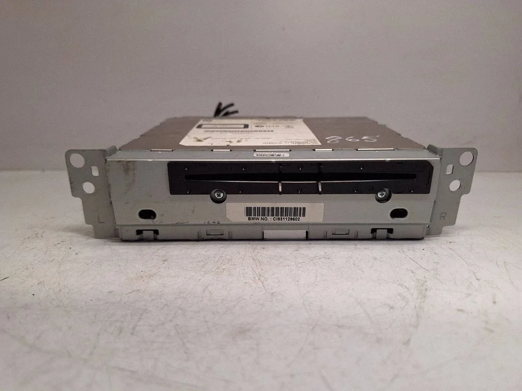Radio/CD/DVD/GPS head unit 9311296