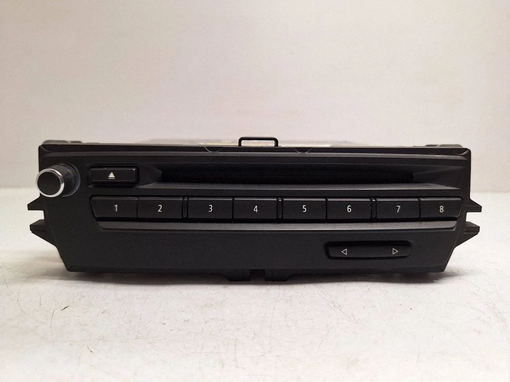 Radio/CD/DVD atskaņotājs/navigācija 9258278