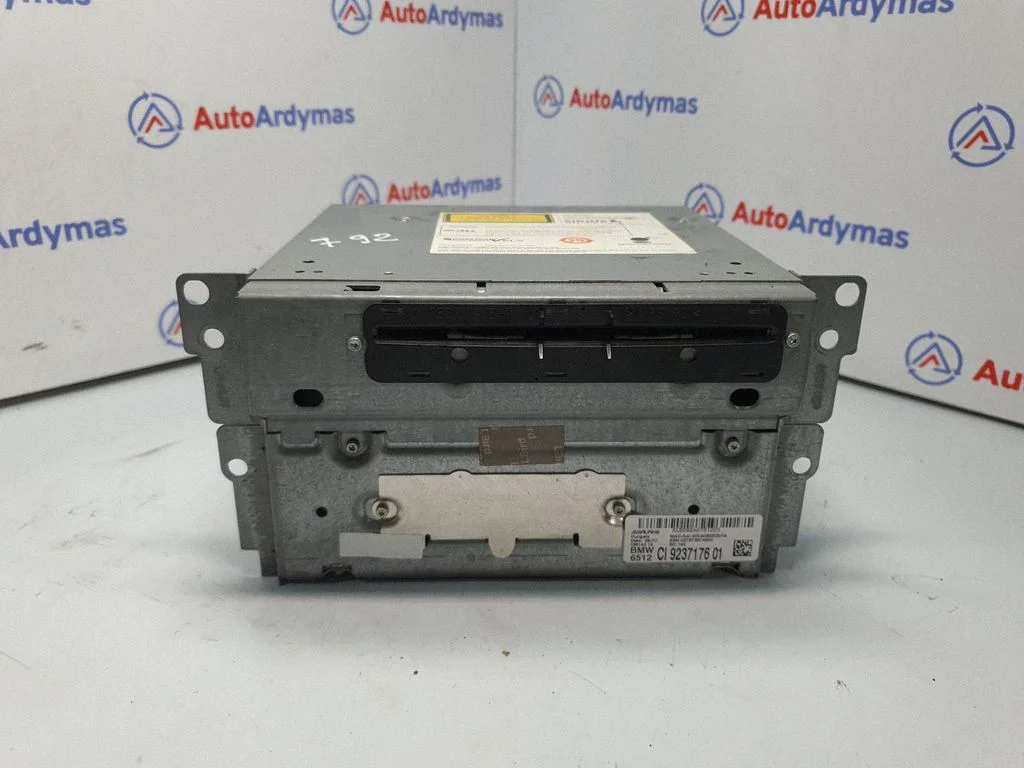 Radio/CD/DVD/GPS head unit 9237176