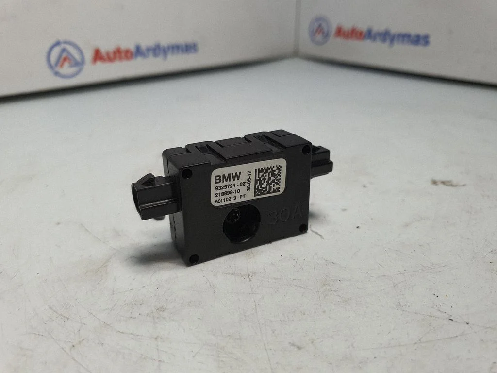 Aerial antenna amplifier – BMW 5 Series G30 G31 G38 (2016-)