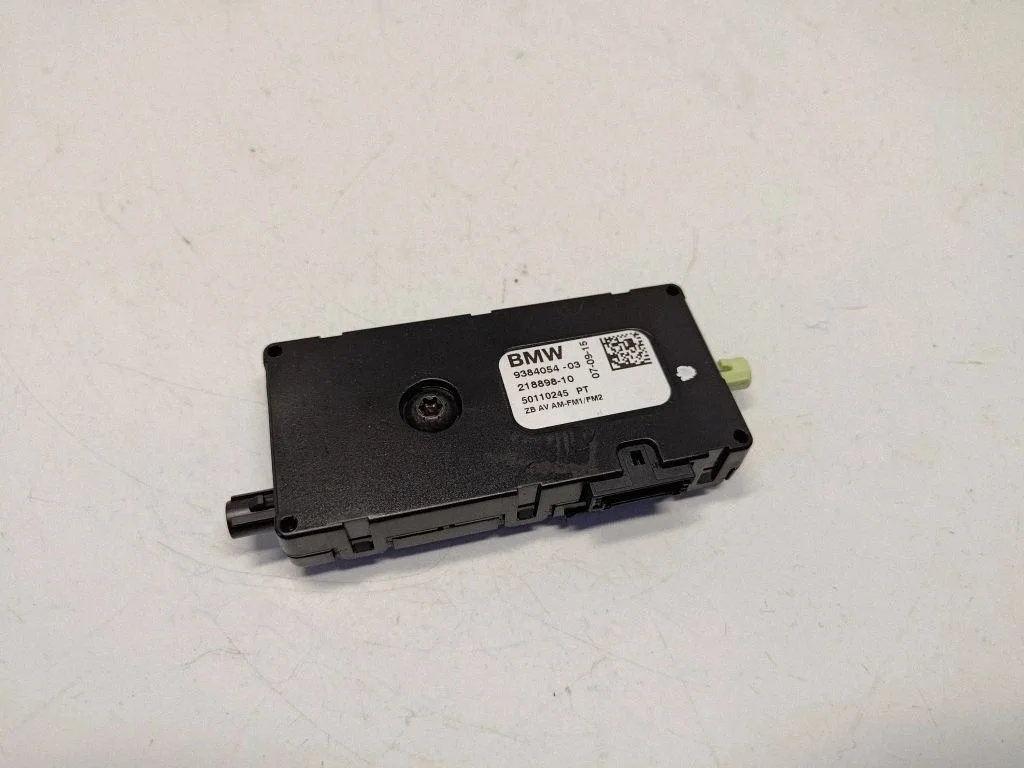 Antenas pastiprinātājs – BMW 7. sērija G11 G12 (2015-2022)