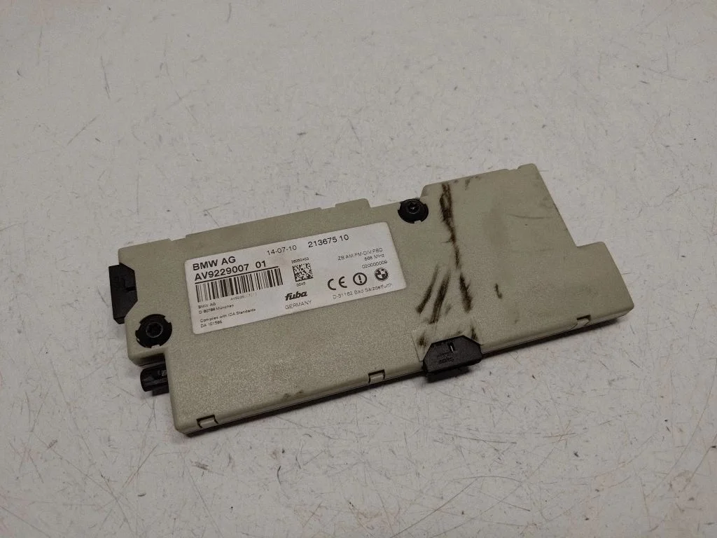 Aerial antenna amplifier – BMW 5 Series F10 F11 (2009-2016)