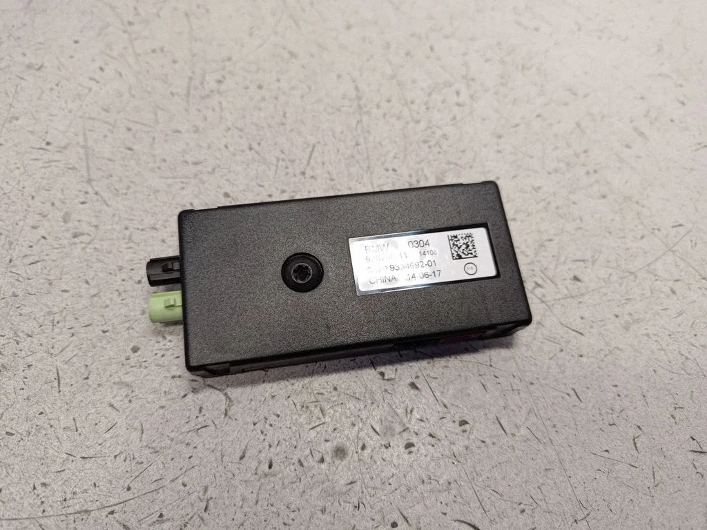 Antenas pastiprinātājs 65209334692
