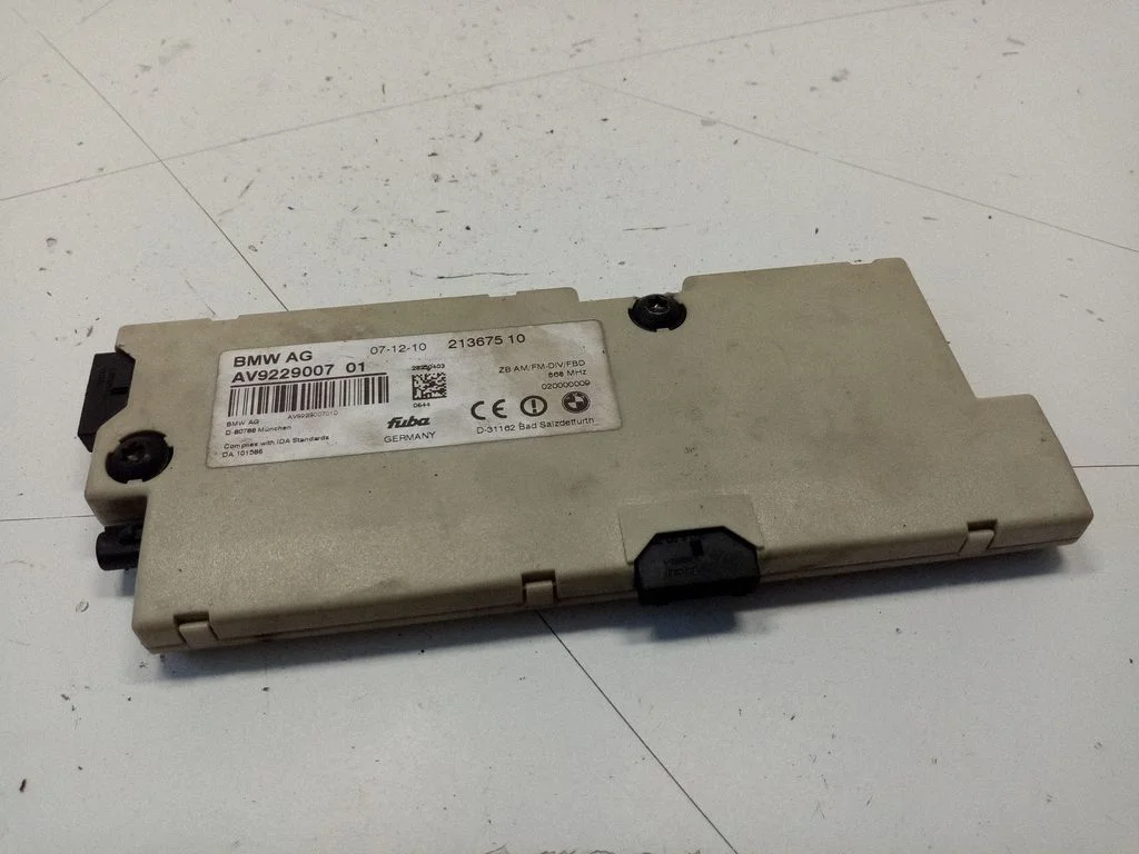 Aerial antenna amplifier – BMW 5 Series F10 F11 (2009-2016)