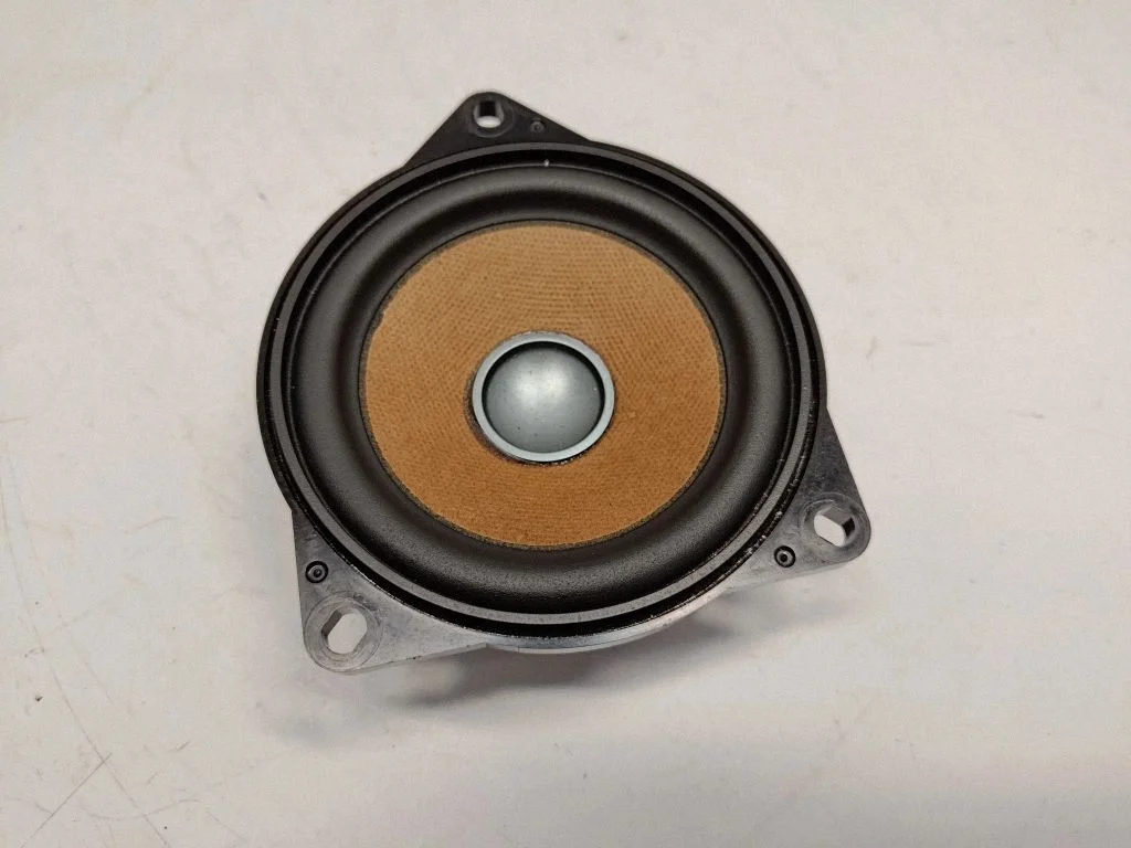 Skaļrunis panelī – BMW 4. sērija F32 F33 (2013-2020)