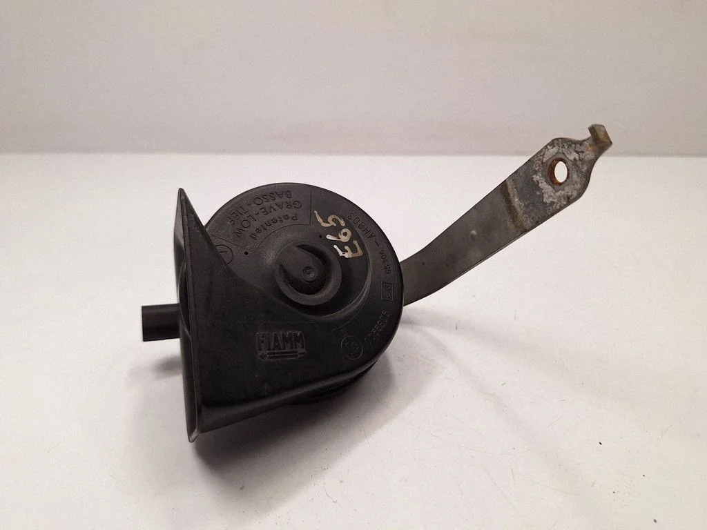 Horn signal – BMW 7 Series E65 E66 (2001-2008)