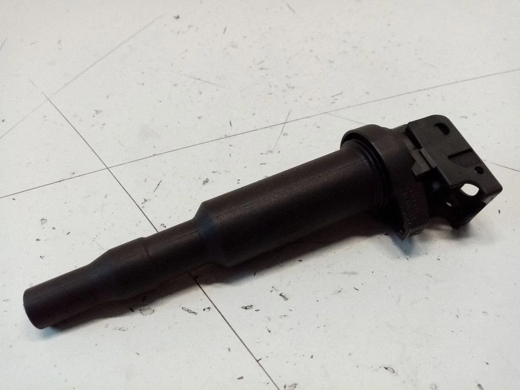 High voltage ignition coil 8647689