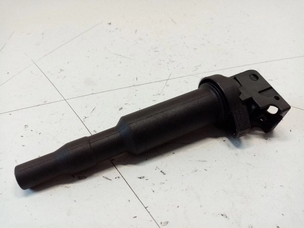 High voltage ignition coil 8647689