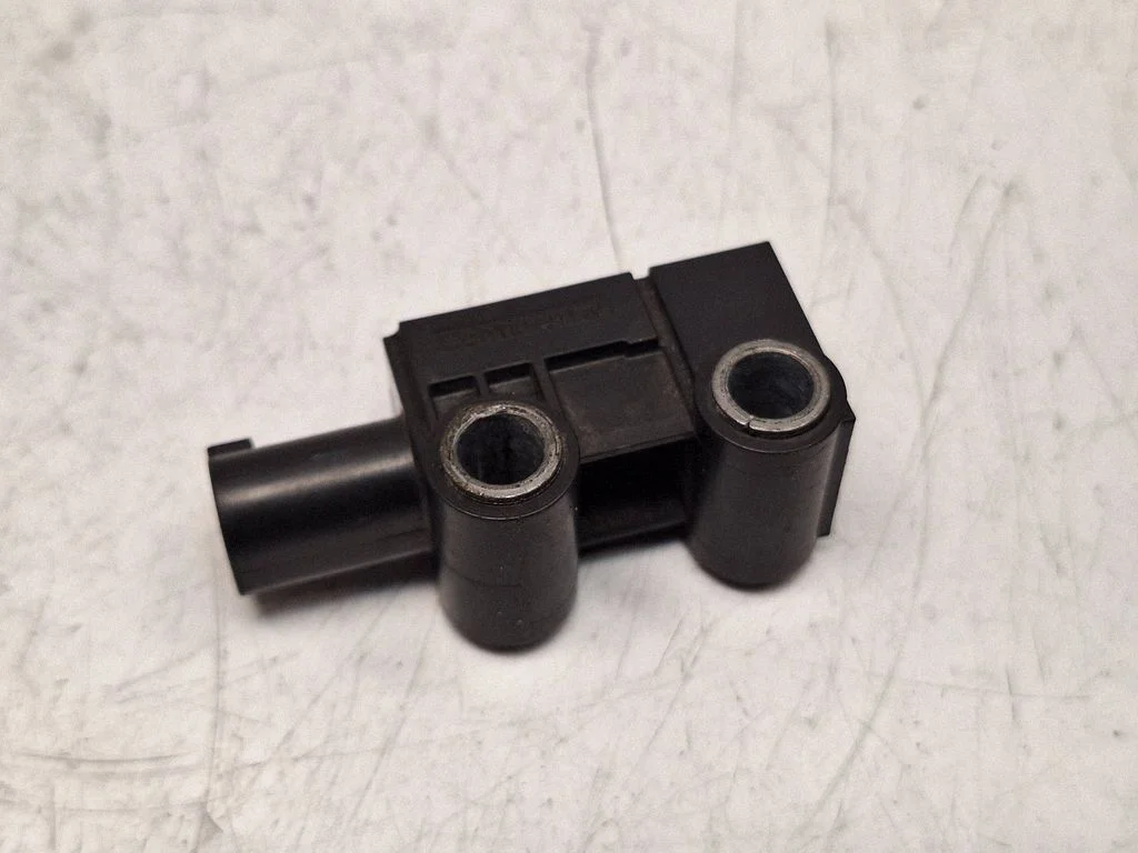 Drošības spilvenu trieciena sensors 65779224176