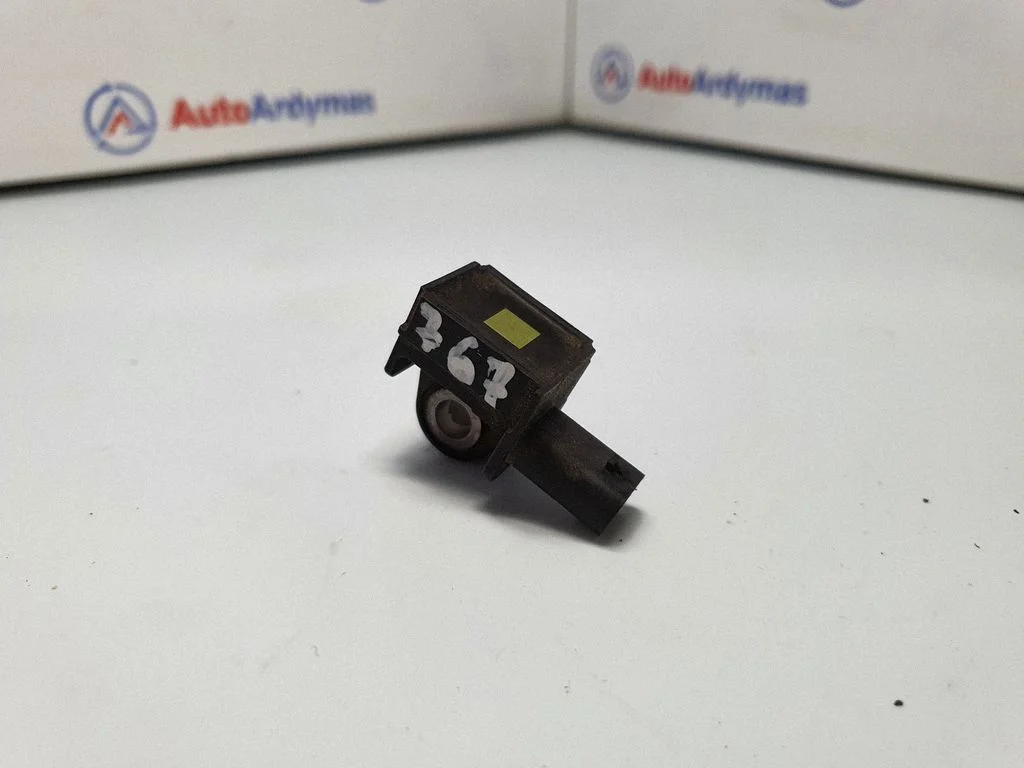Drošības spilvenu trieciena sensors – BMW X5 F15 (2013-2017)