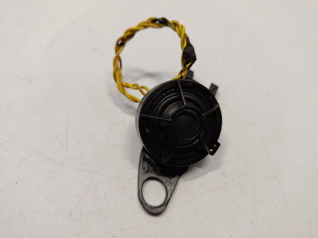 Front door high frequency speaker 65138368235