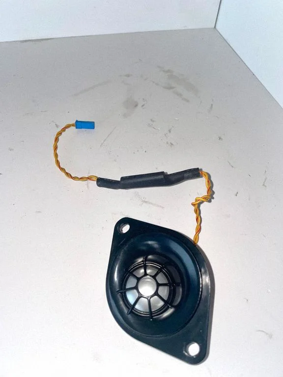 Kõrgsageduslik kõlar(id) esiustes 9184795