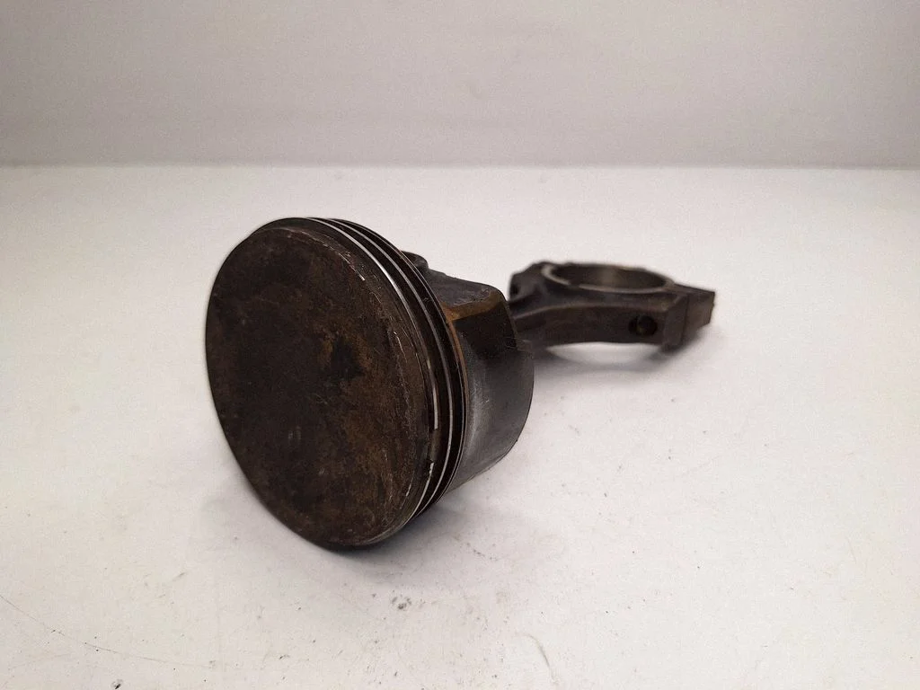 Piston with connecting rod 11257506222