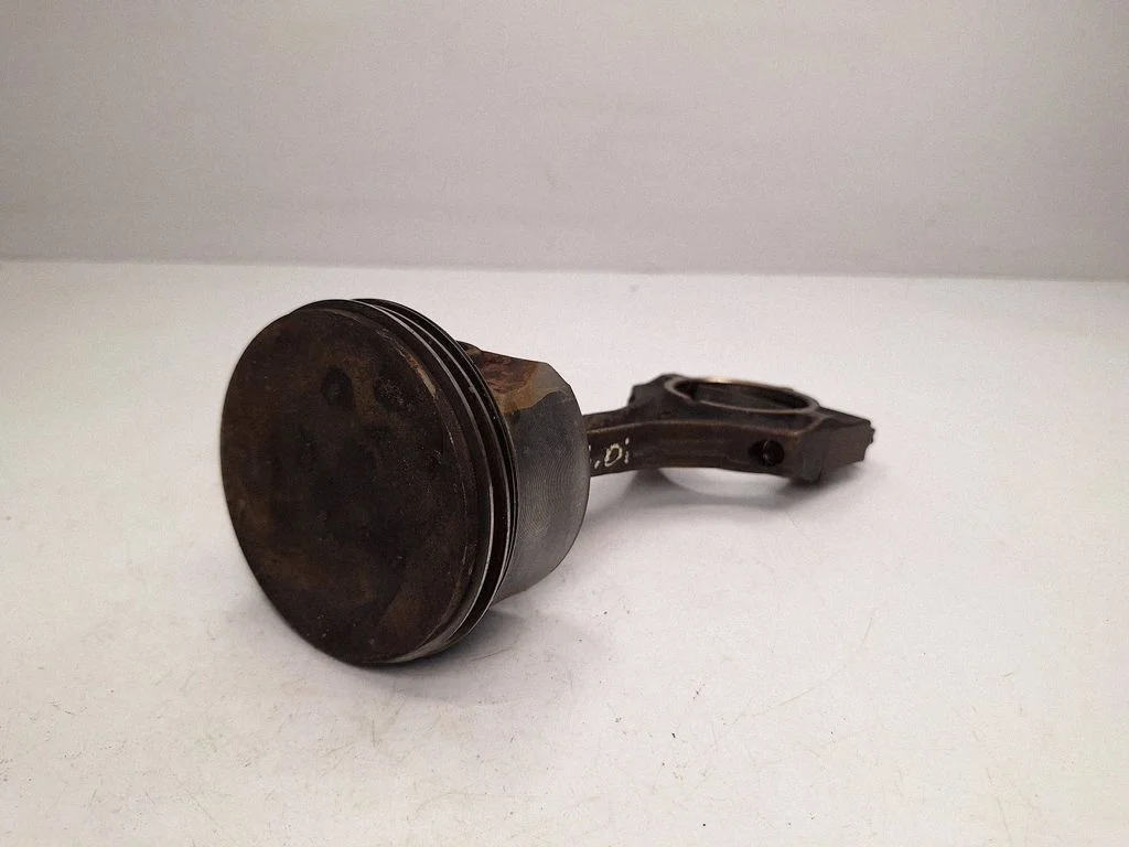 Piston with connecting rod 11257506222