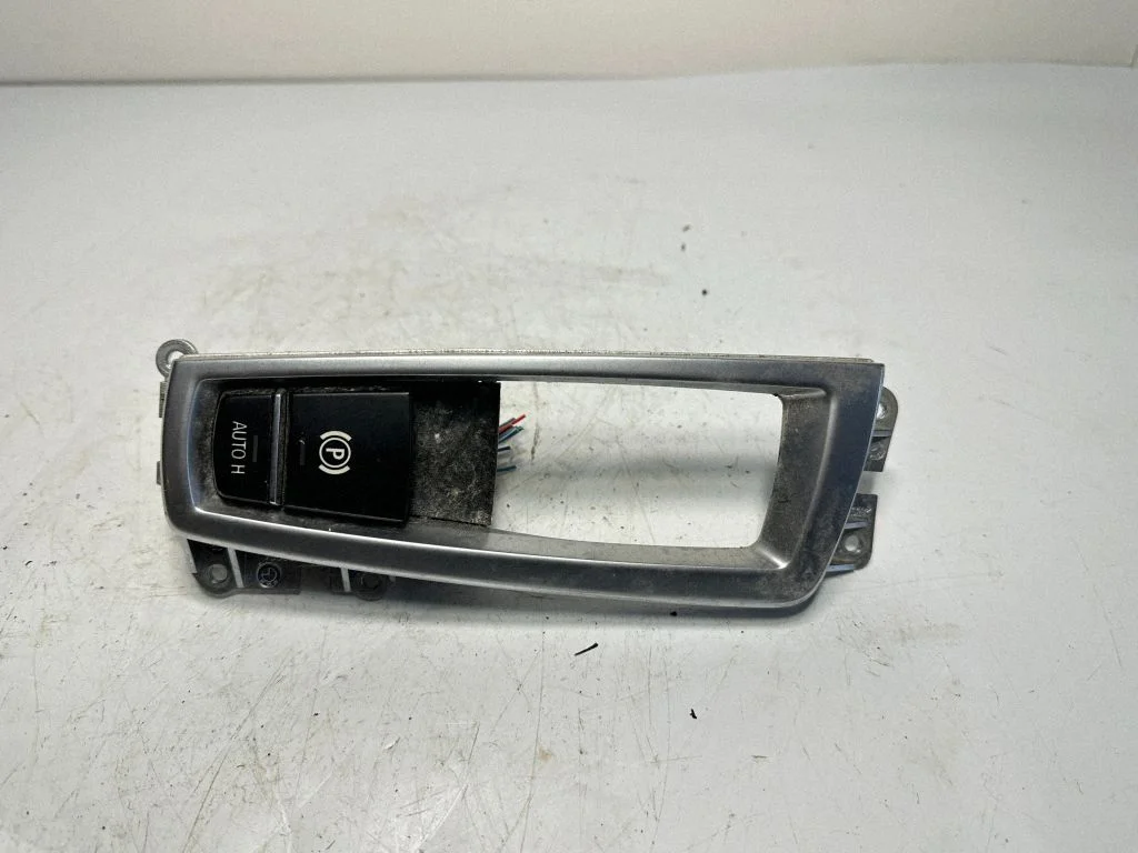 Hand parking brake switch 9159997