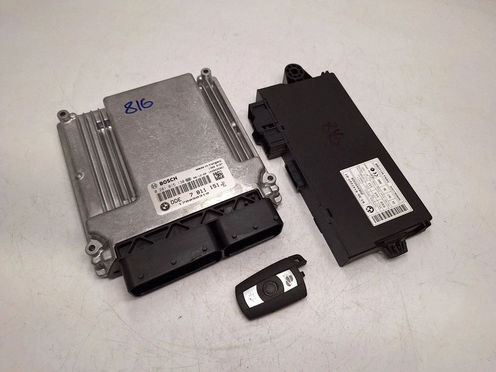 Engine ECU kit and lock set 7811151
