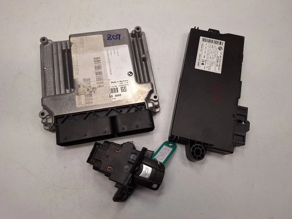 Engine ECU kit and lock set 7809000