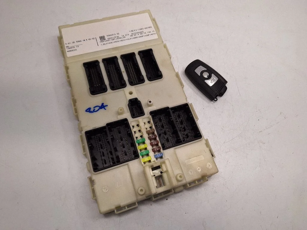 Engine ECU kit and lock set 61359366410