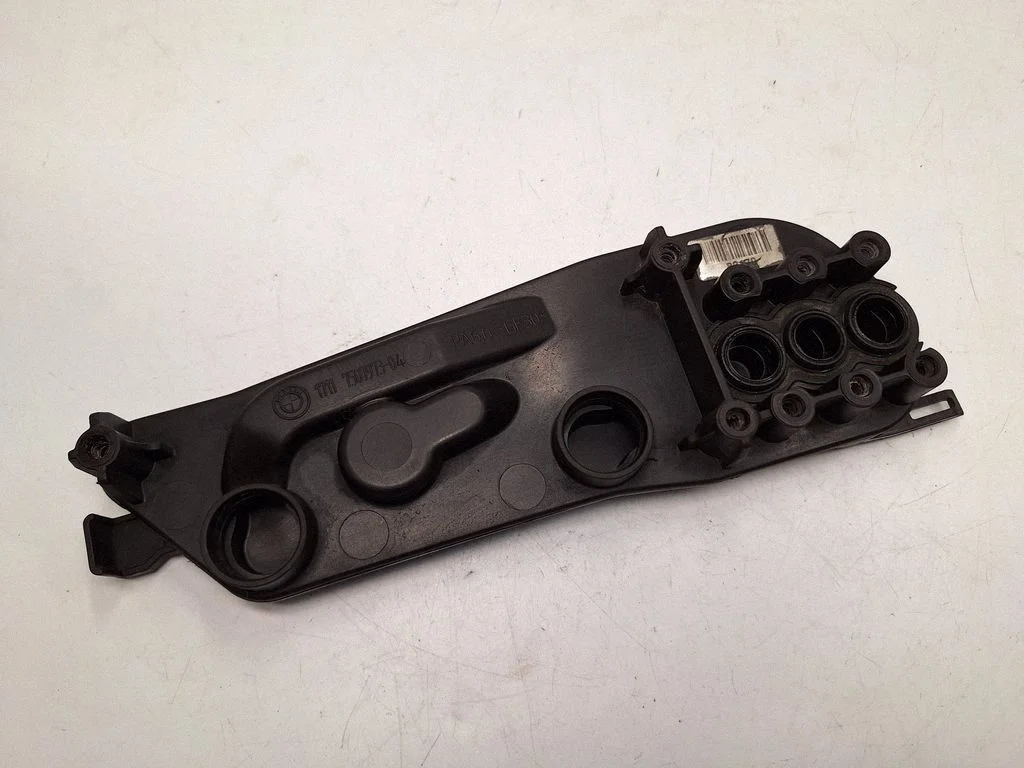 Radiator mount bracket 17117507973