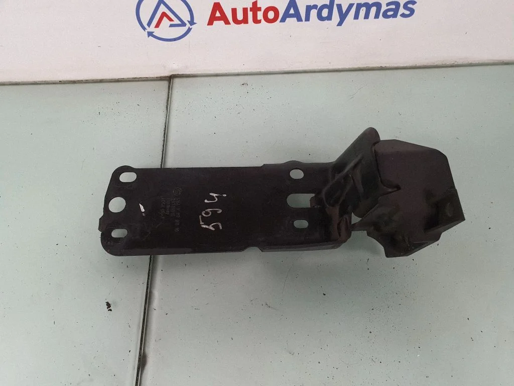 Radiaatori kinnitusklamber – BMW 3-seeria E90 E91 (2005-2012)