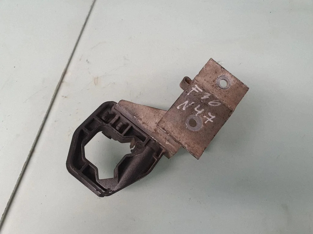 Radiator mount bracket 7600541