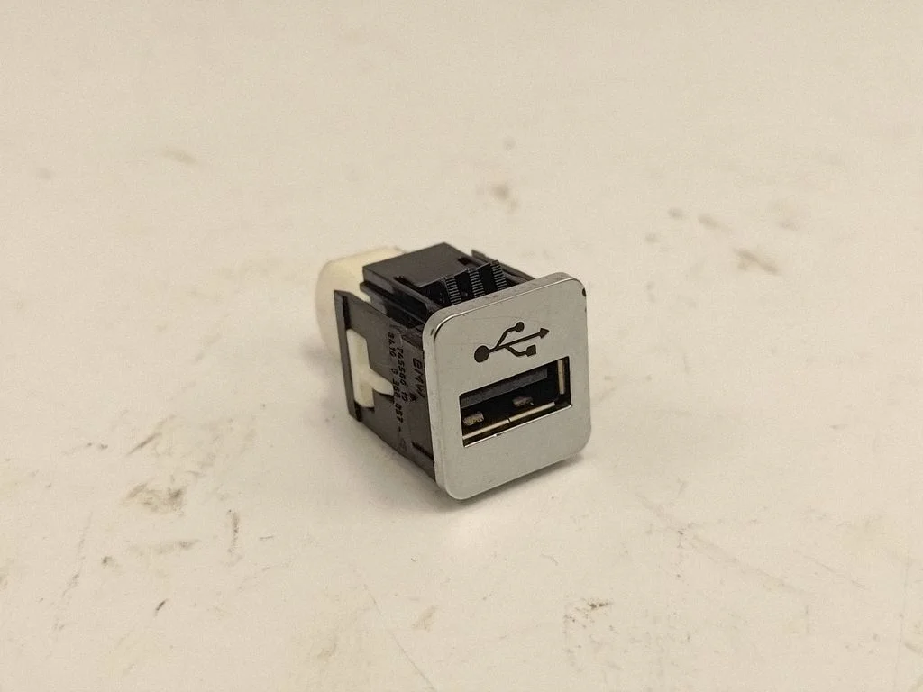 USB ligzda 9368857
