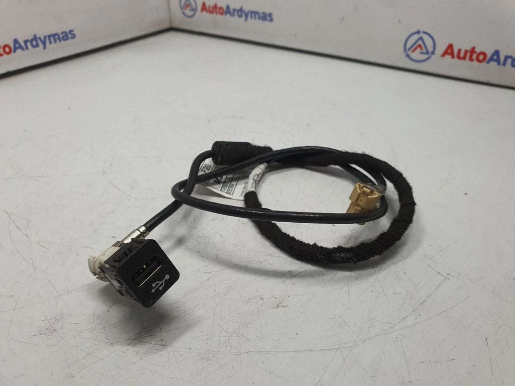 USB socket connector 9251703