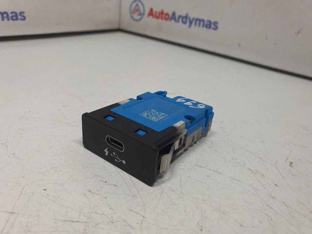 USB ligzda – BMW 3. sērija G20 G21 (2019-)