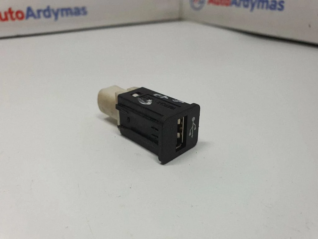USB socket connector 9237656