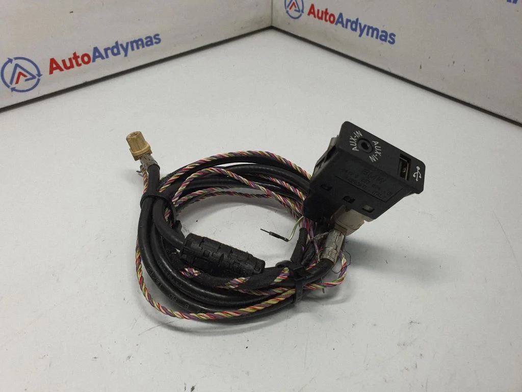USB socket connector 9237654