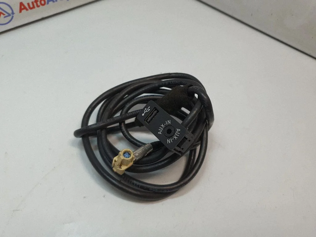 USB socket connector 9229246