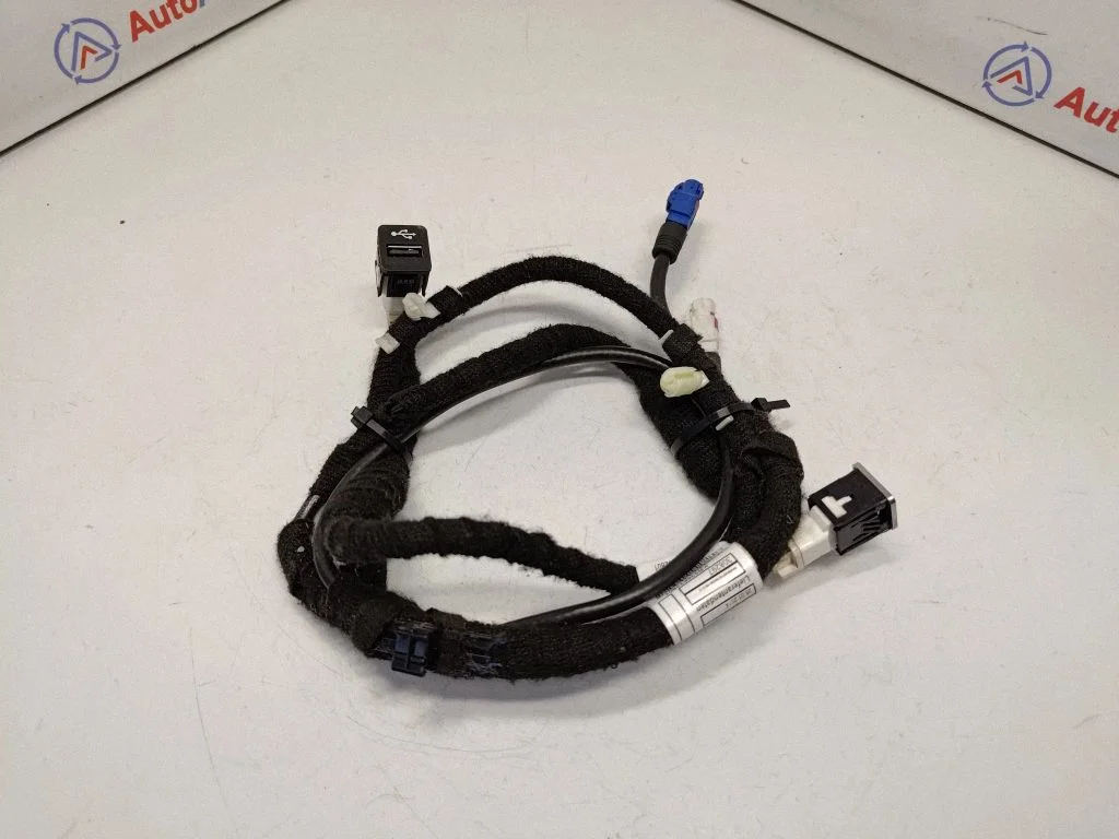 USB socket connector – BMW 7 Series G11 G12 (2015-2022)