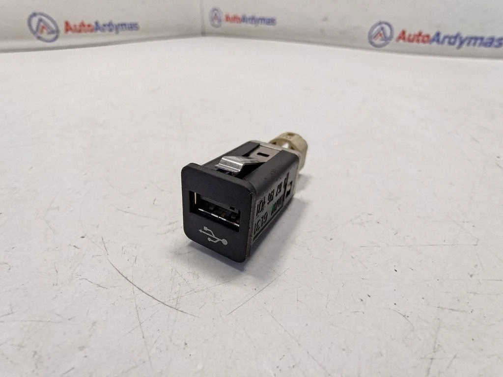 USB ligzda 61319167196