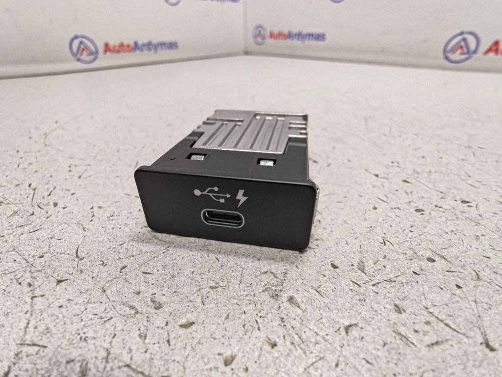 USB socket connector 8711939