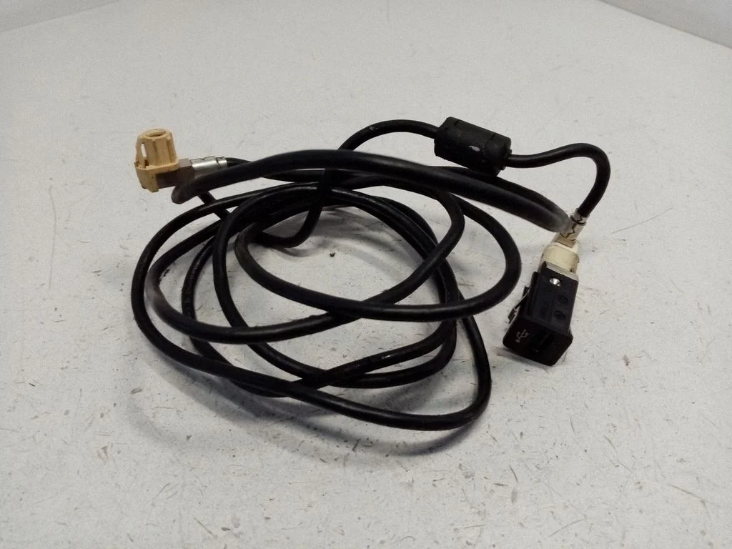 Gniazdo USB 61319167196