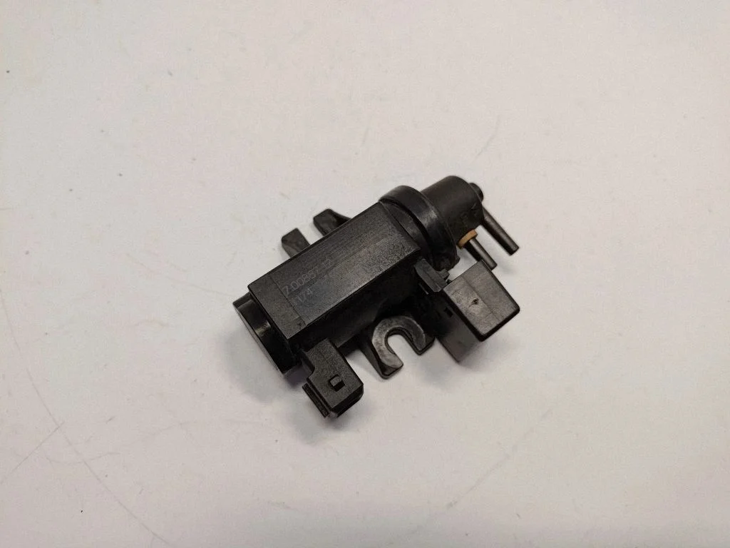 Valve vacuum 11747584628