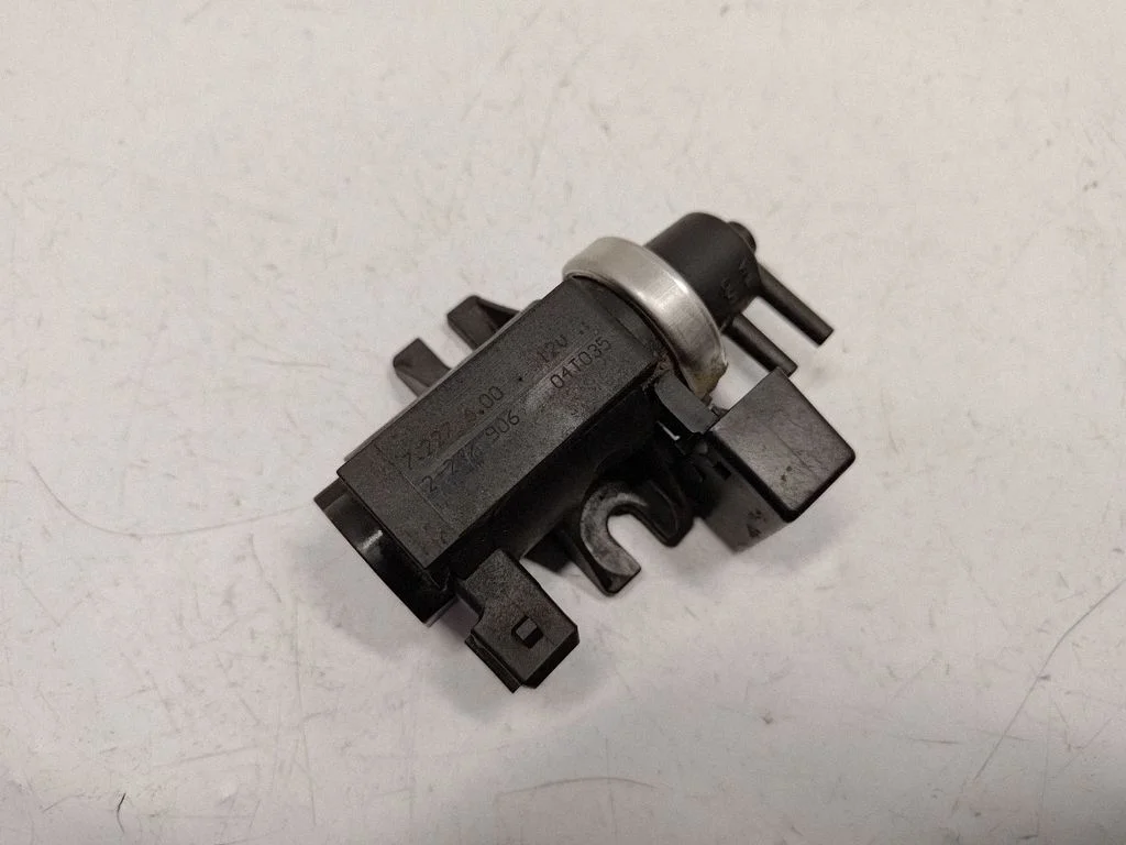 Valve vacuum 2247906