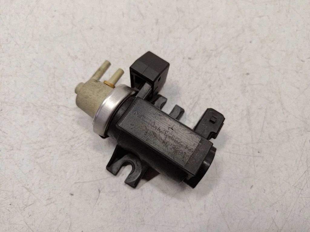 Valve vacuum 11747595374