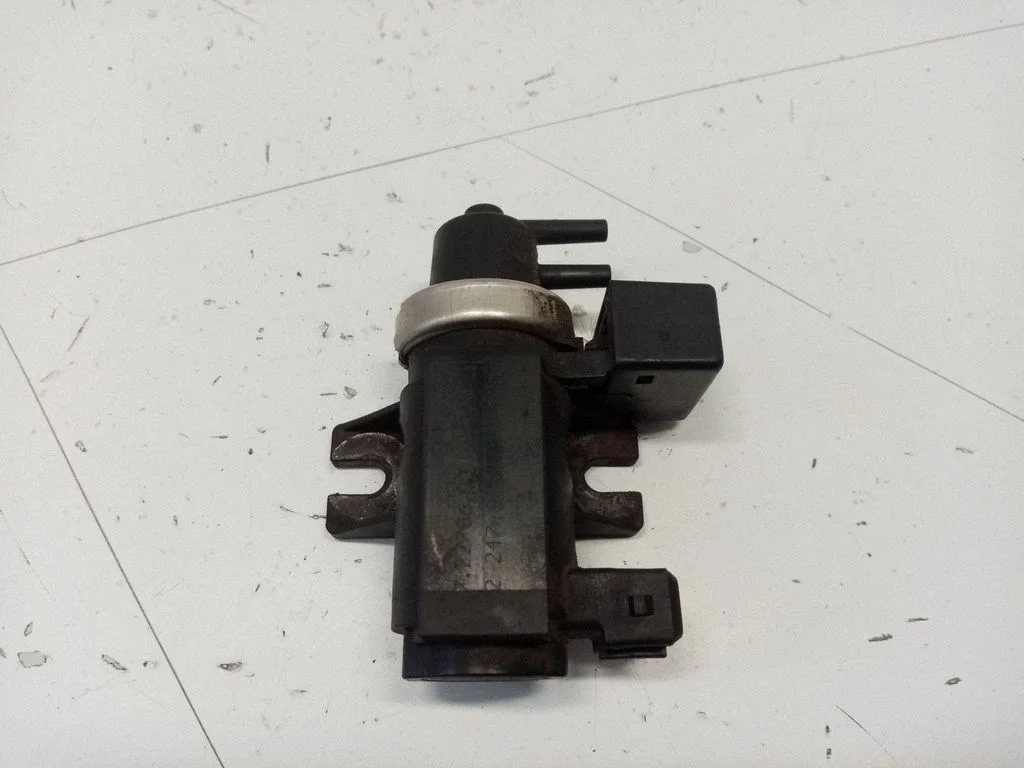 Valve vacuum – BMW 5 Series E60 E61 (2004-2010)