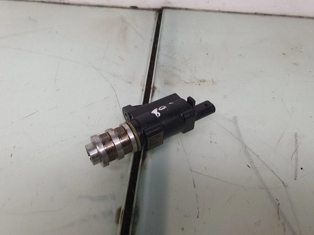 Camshaft vanos timing valve – BMW 5 Series G30 G31 G38 (2016-)