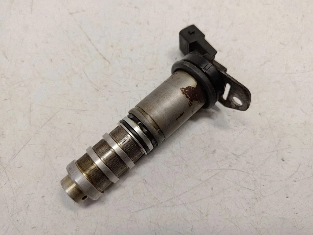 Camshaft vanos timing valve 11367585776