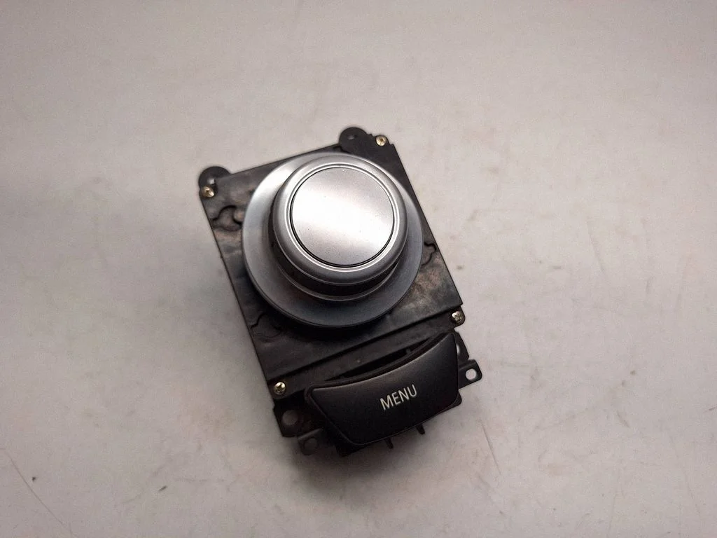 Head unit multimedia control – BMW X6 E71 (2008-2014)