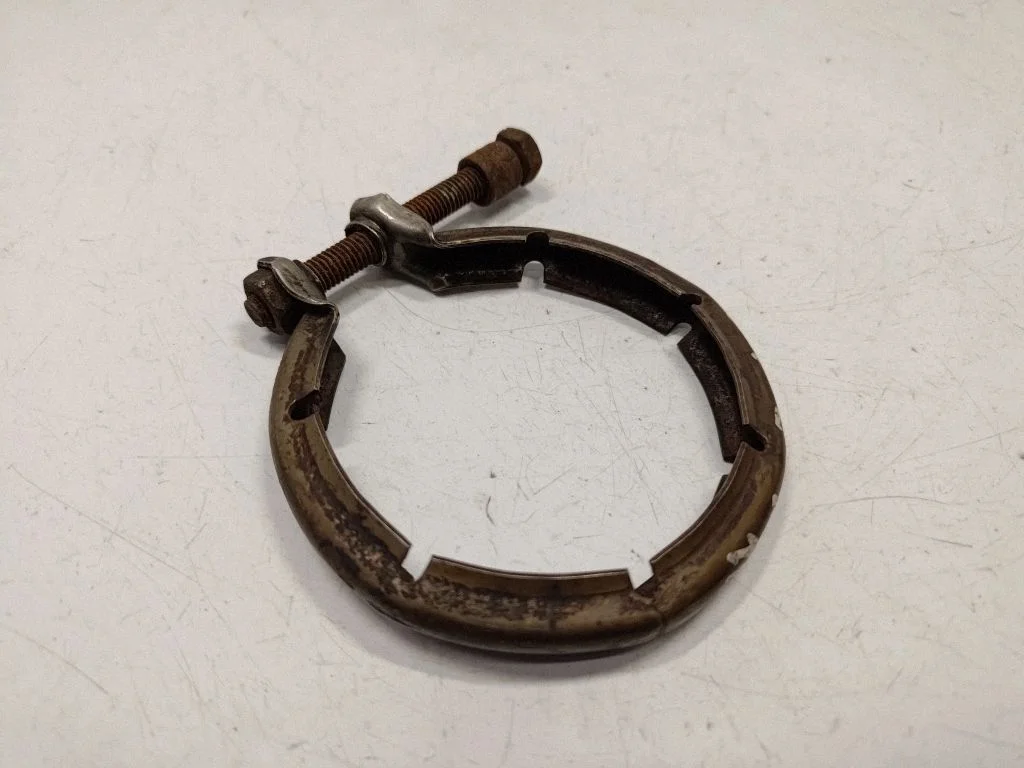 Muffler pipe connector clamp 8512137
