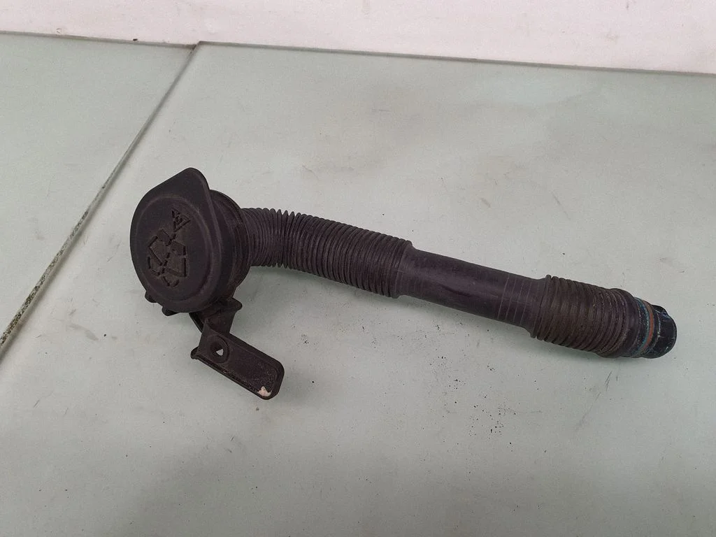 Klaasipesuvedeliku paagi täitetoru – BMW X5 E70 (2006-2013)