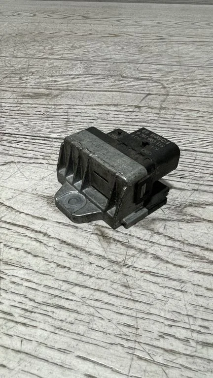 Glow plug pre-heat relay – BMW 5 Series F10 F11 (2009-2016)