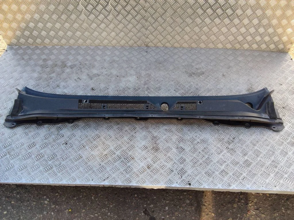 Wiper trim 668625XA1A