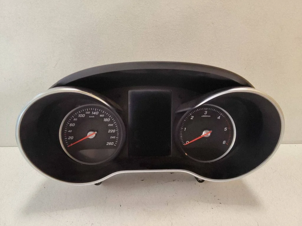 Spidometrs (instrumentu panelis) A4709009402