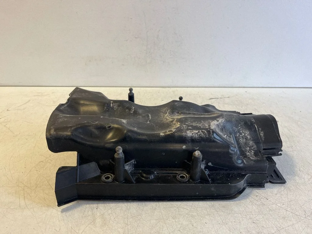 Other engine bay part – Mercedes-Benz X-class W470 (2017-2020)