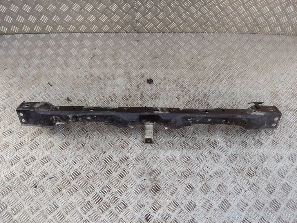 Radiatoru paneļa augšējā daļa 625105XD0A